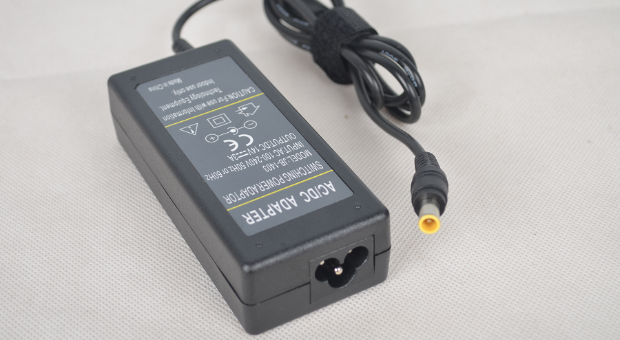  14V3A  5.0PIN  Laptop  Adapter 
